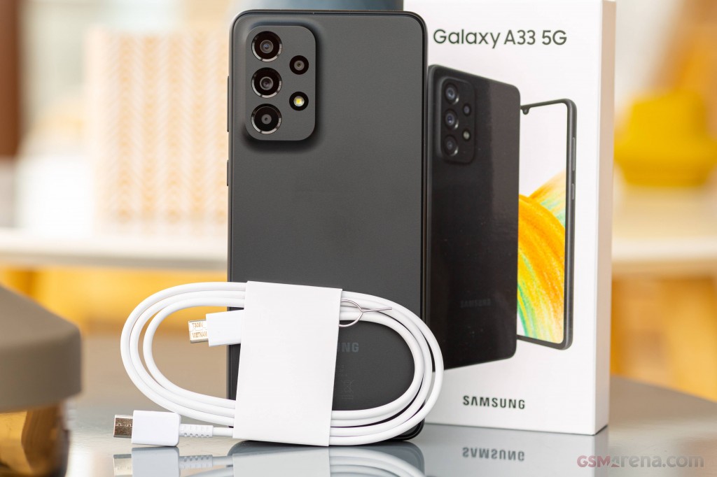 Samsung Galaxy A33 5G hands-on photo 2