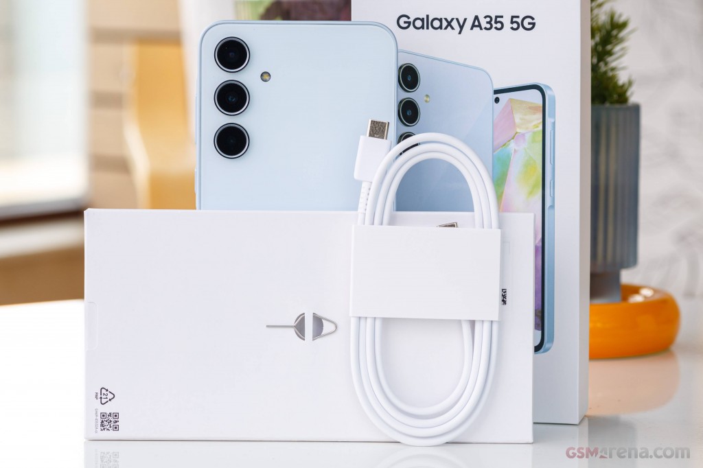 Samsung Galaxy A35 hands-on photo 1