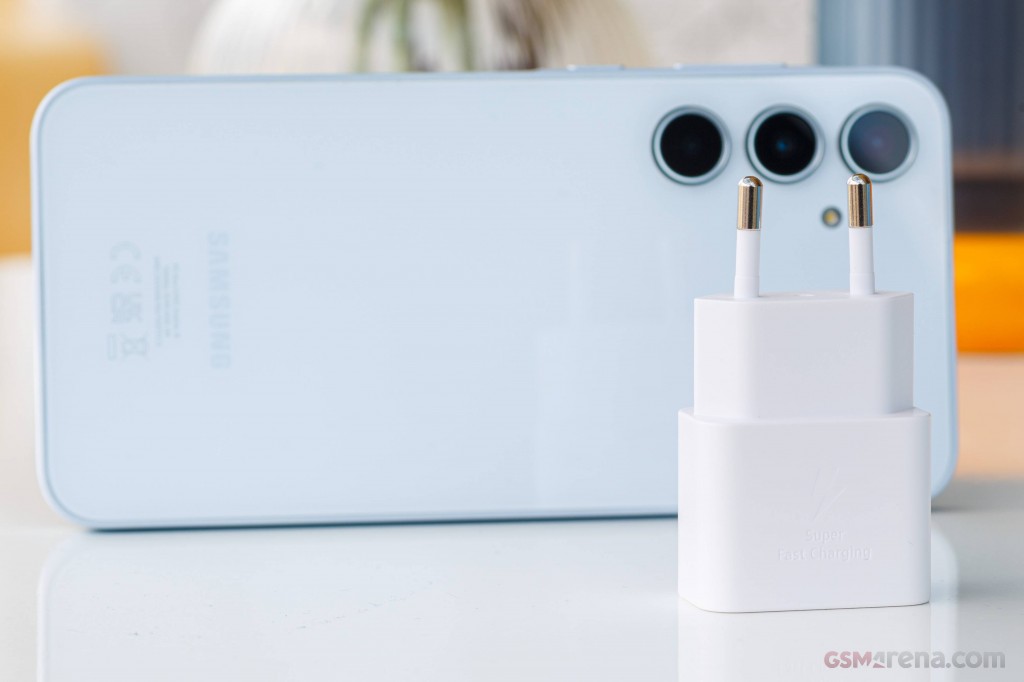 Samsung Galaxy A35 hands-on photo 2