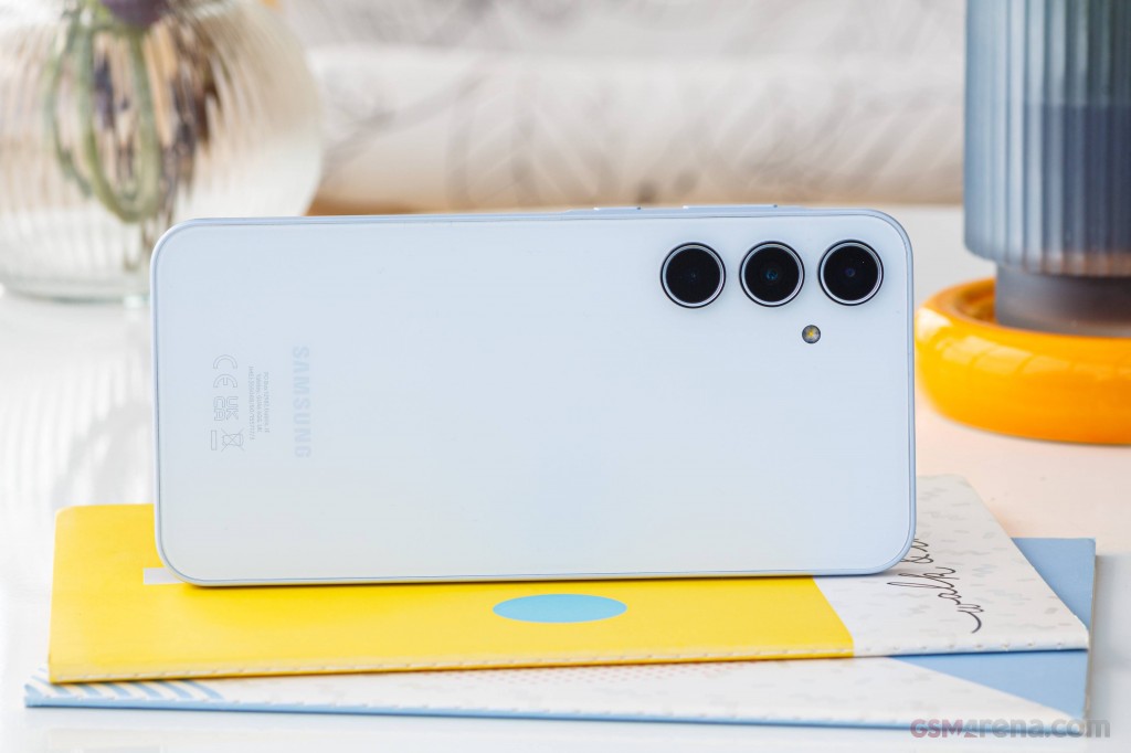 Samsung Galaxy A35 hands-on photo 3
