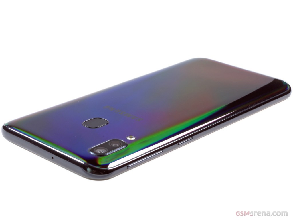 Samsung Galaxy A40 hands-on photo 2