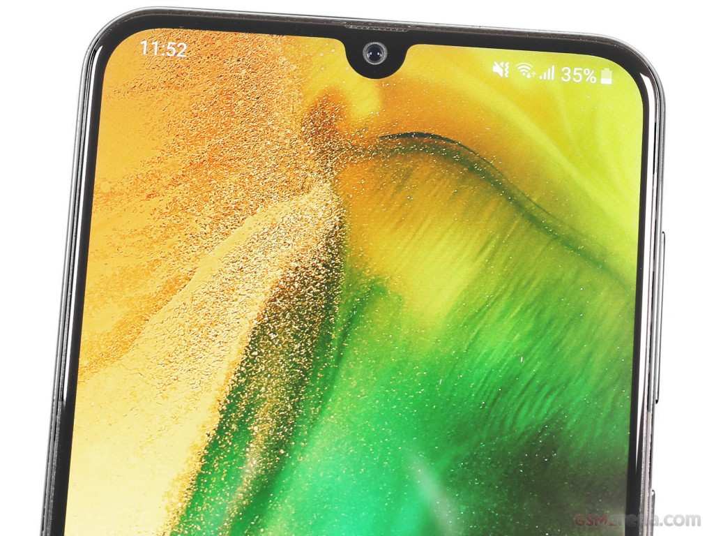 Samsung Galaxy A50 hands-on photo 3