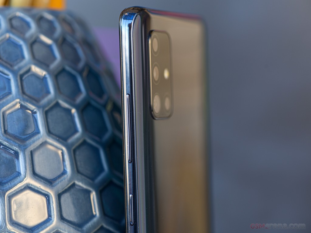 Samsung Galaxy A51 hands-on photo 6