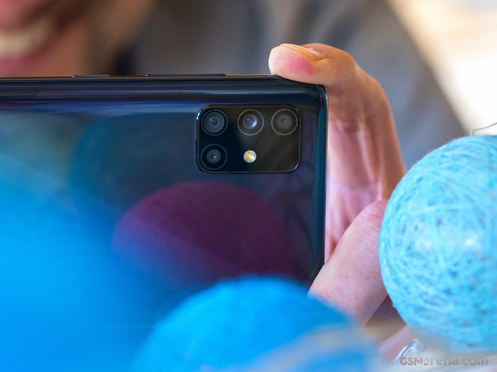 Samsung Galaxy A51 hands-on photo 12