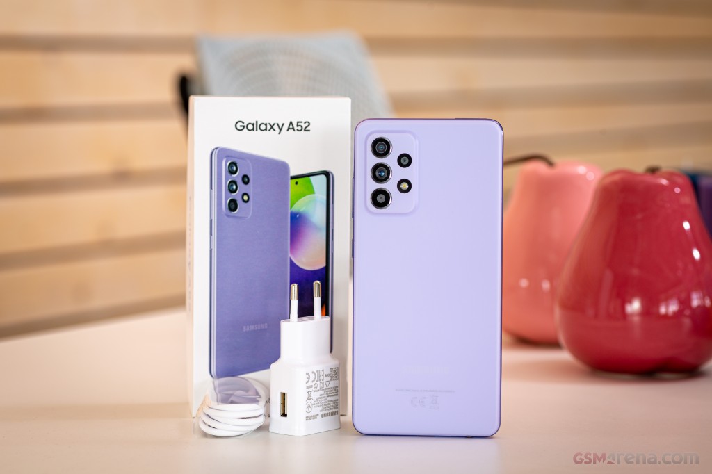Samsung Galaxy A52 hands-on photo 1