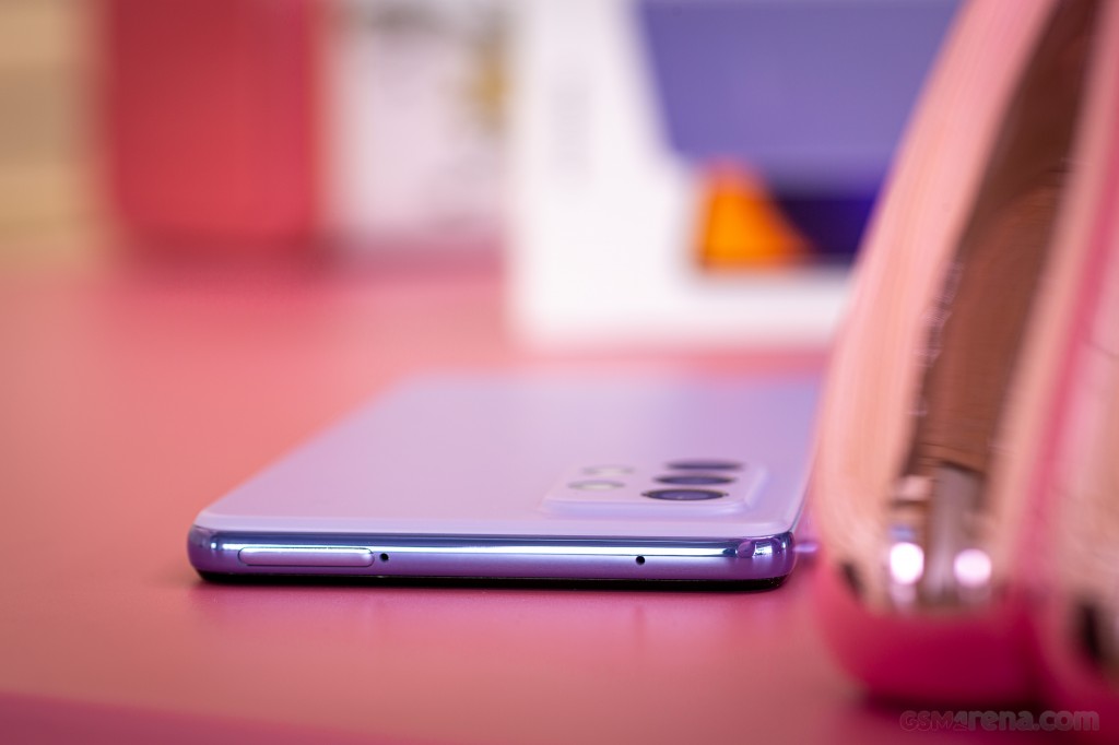 Samsung Galaxy A52 hands-on photo 3