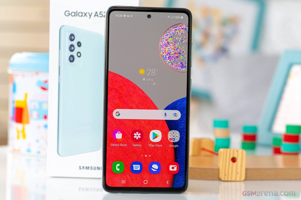 Samsung Galaxy A52s 5G hands-on photo 3