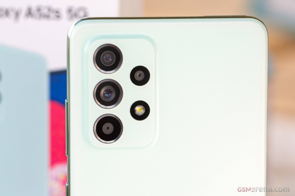Samsung Galaxy A52s 5G hands-on photo 6