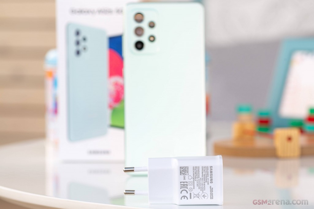 Samsung Galaxy A52s 5G hands-on photo 13