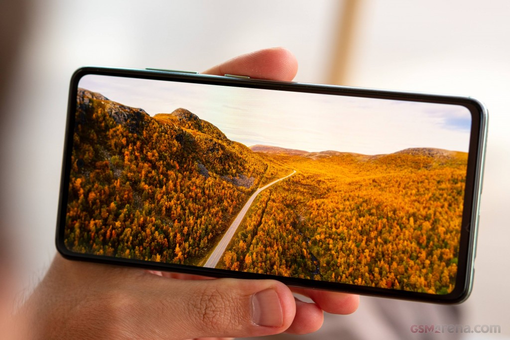 Samsung Galaxy A52s 5G hands-on photo 21