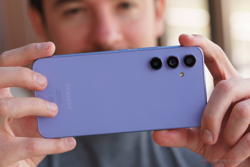 Samsung Galaxy A54 hands-on photo 24