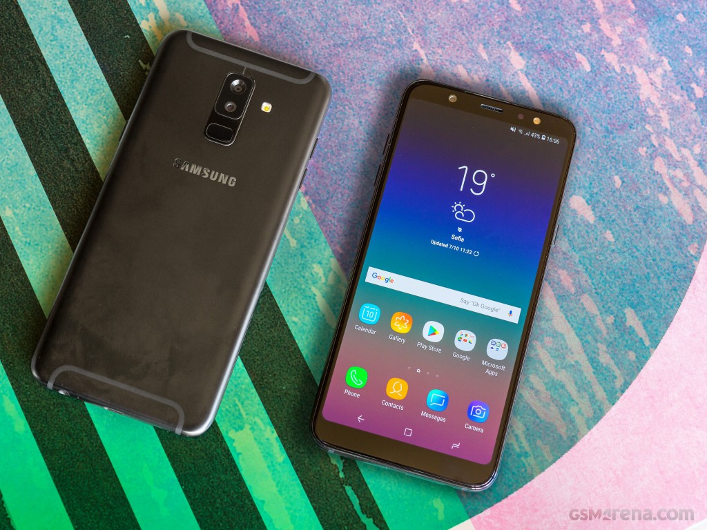 Samsung Galaxy A6+ (2018) hands-on photo 2