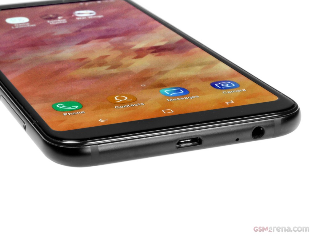Samsung Galaxy A6+ (2018) hands-on photo 9