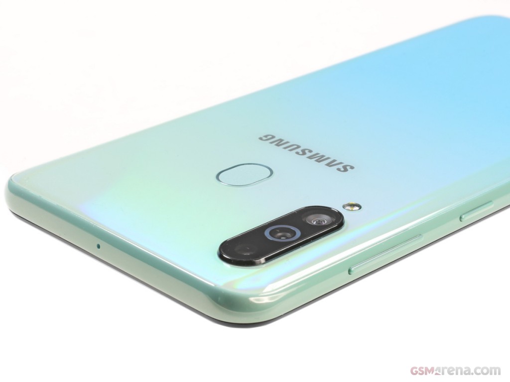 Samsung Galaxy A60 hands-on photo 6