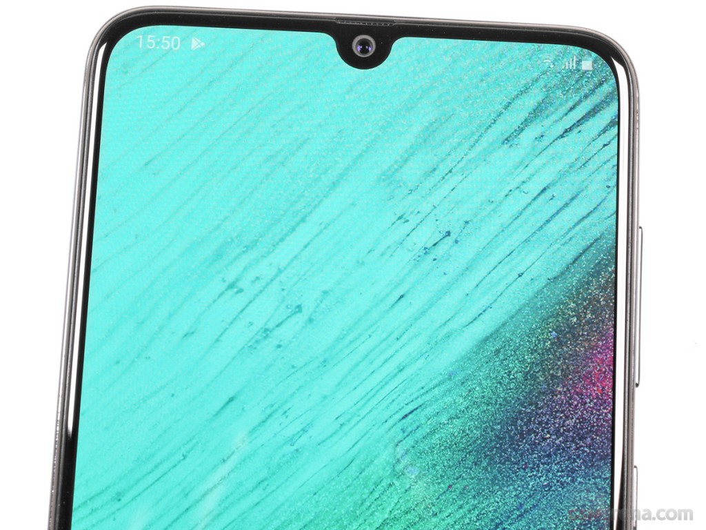 Samsung Galaxy A70 hands-on photo 2