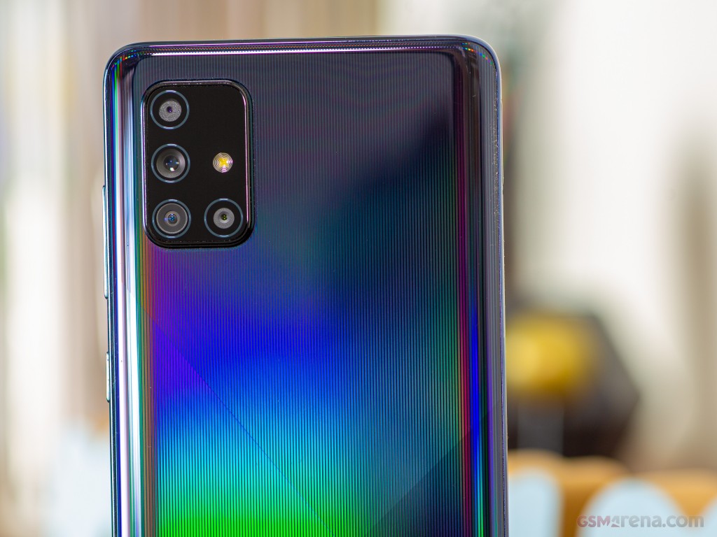 Samsung Galaxy A71 hands-on photo 7