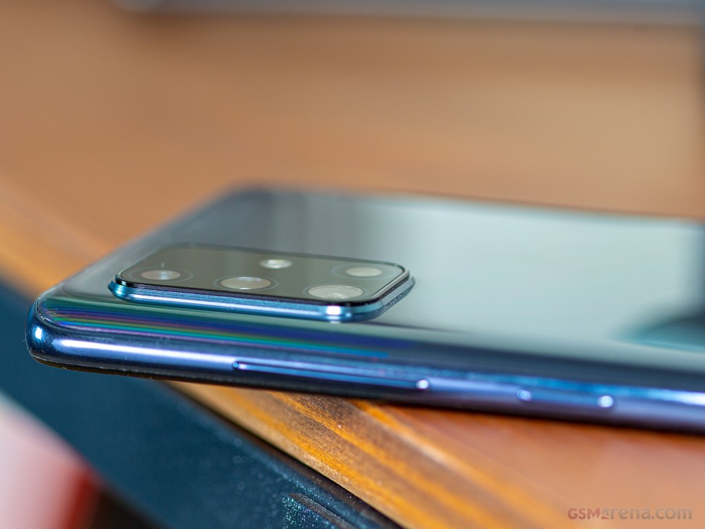 Samsung Galaxy A71 hands-on photo 12