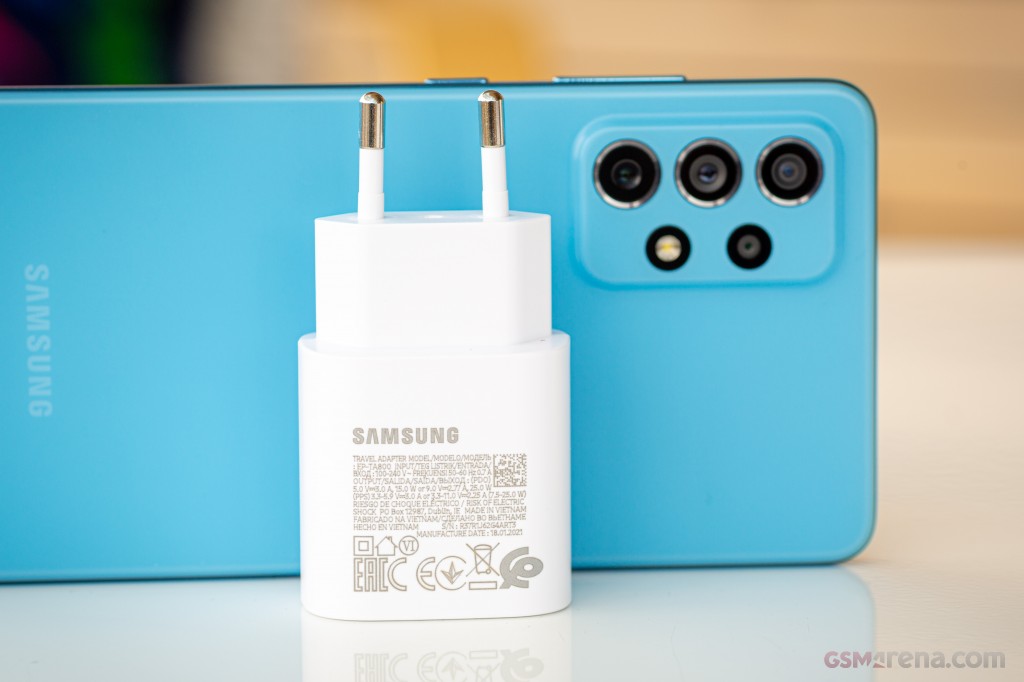 Samsung Galaxy A72 hands-on photo 2