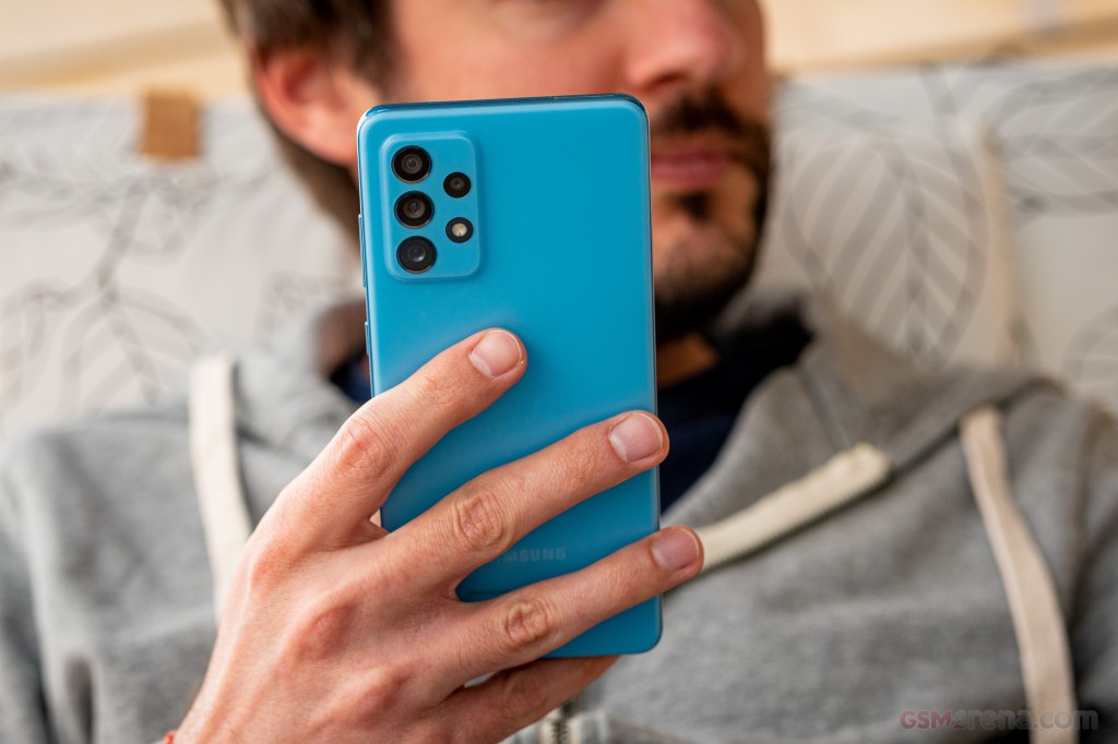 Samsung Galaxy A72 hands-on photo 24
