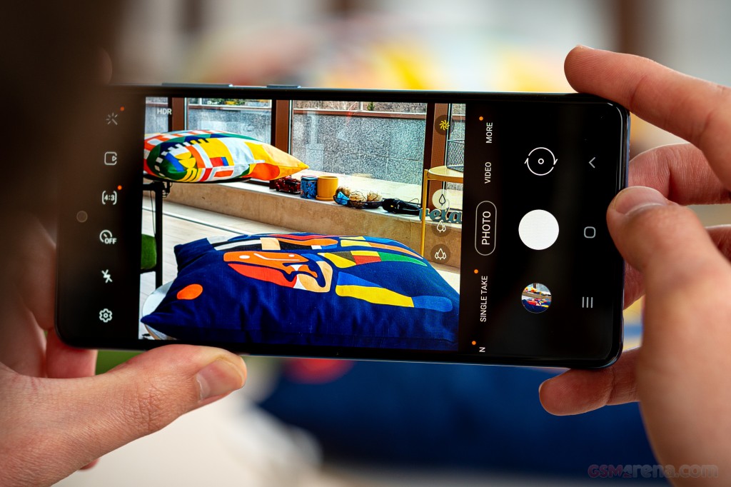 Samsung Galaxy A72 hands-on photo 25