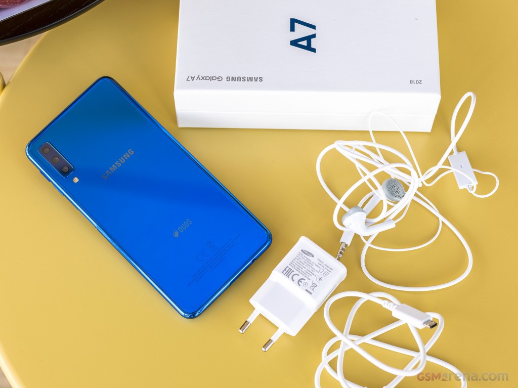 Samsung Galaxy A7 (2018) hands-on photo 1