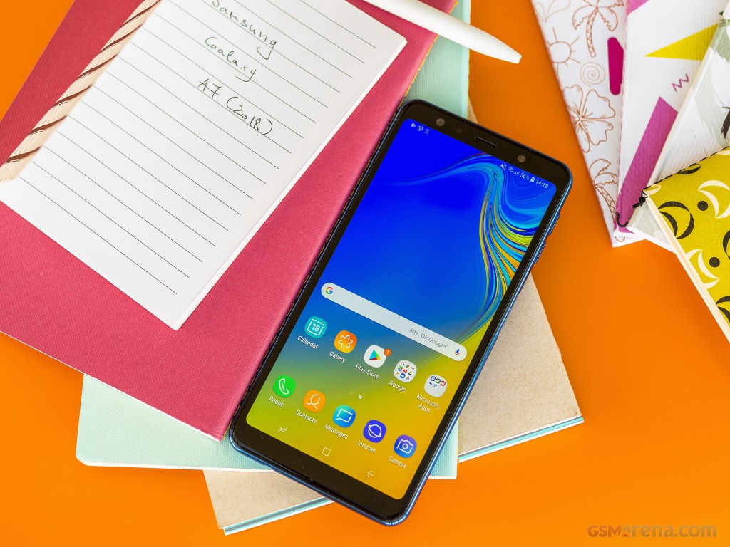Samsung Galaxy A7 (2018) hands-on photo 2