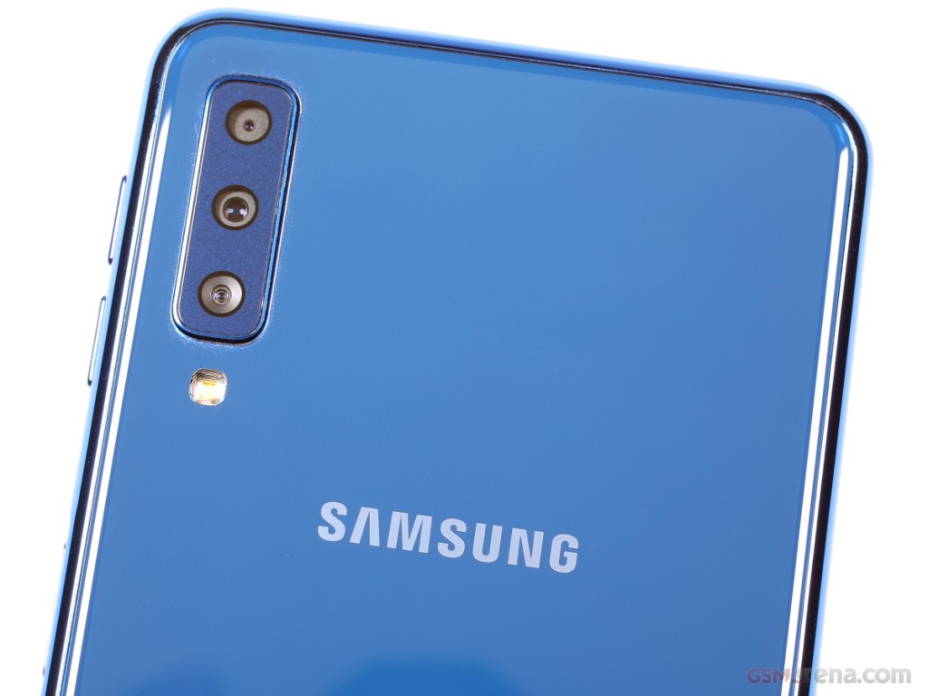 Samsung Galaxy A7 (2018) hands-on photo 16