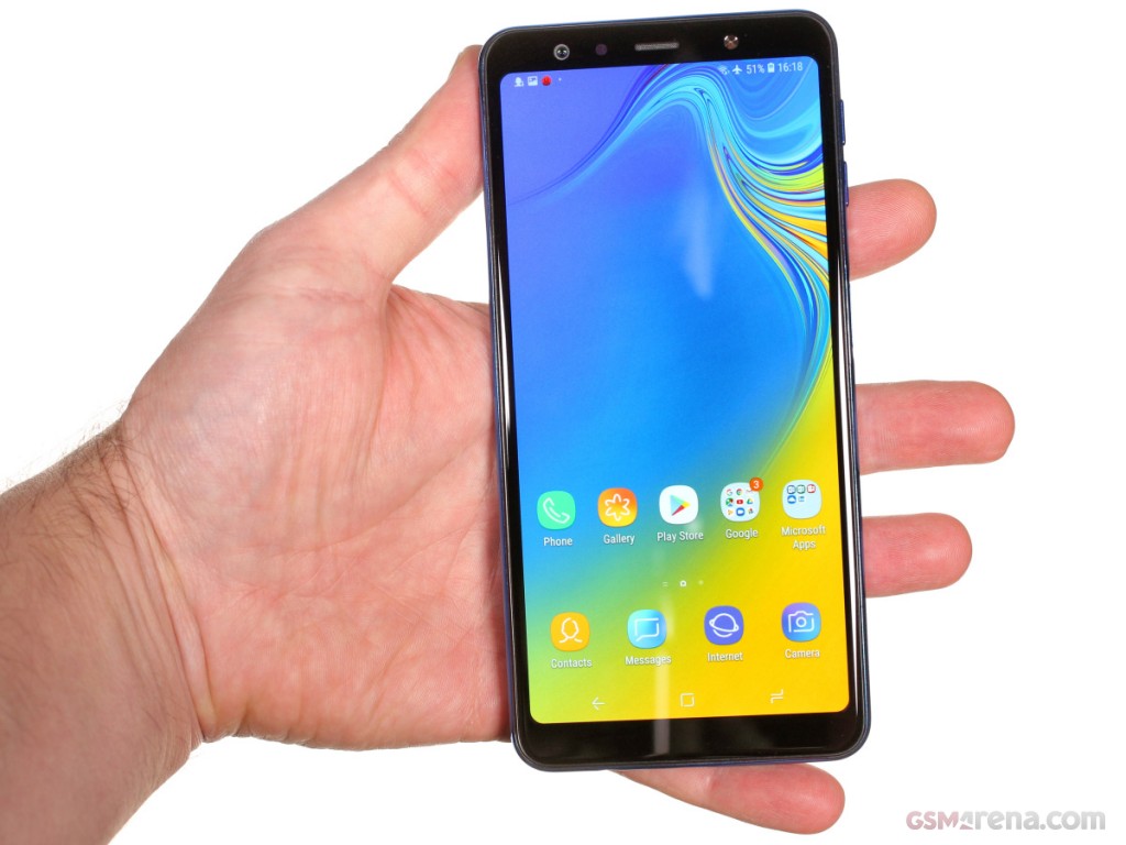 Samsung Galaxy A7 (2018) hands-on photo 17