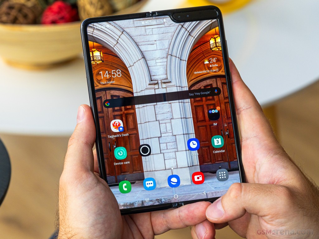 Samsung Galaxy Fold hands-on photo 1