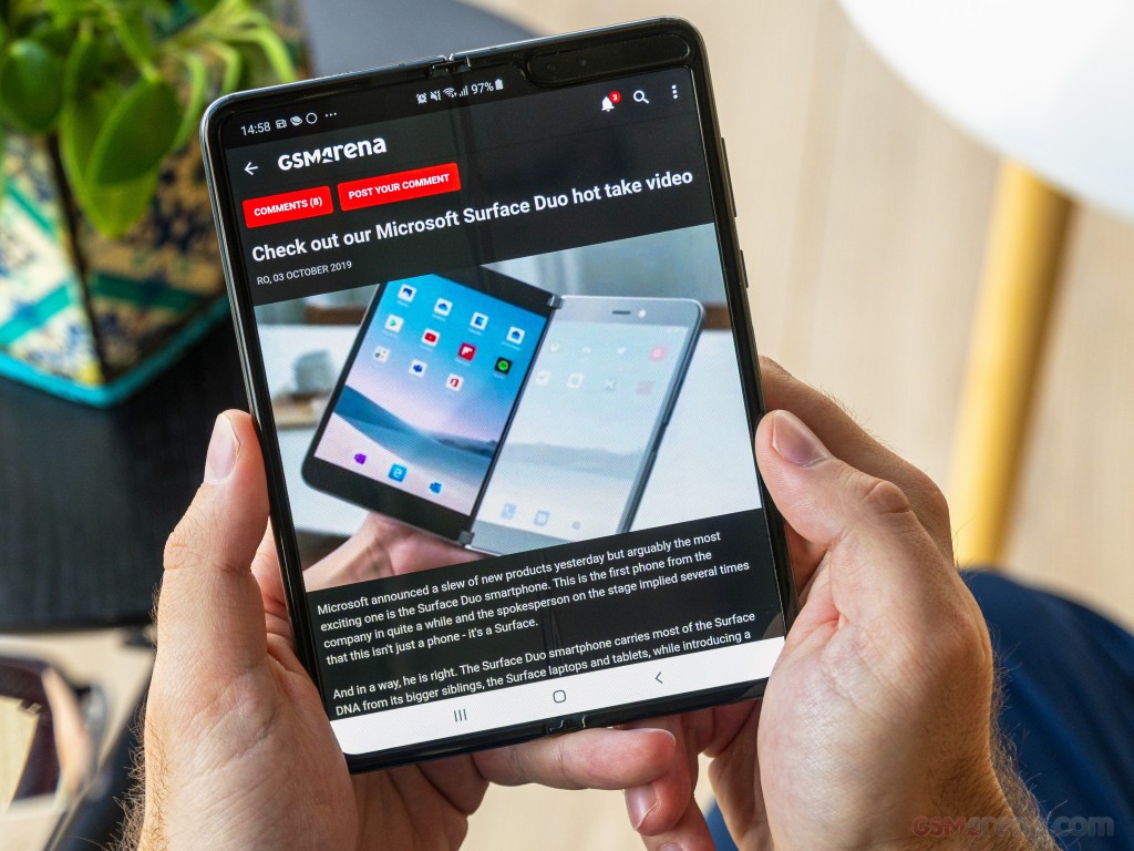 Samsung Galaxy Fold hands-on photo 2