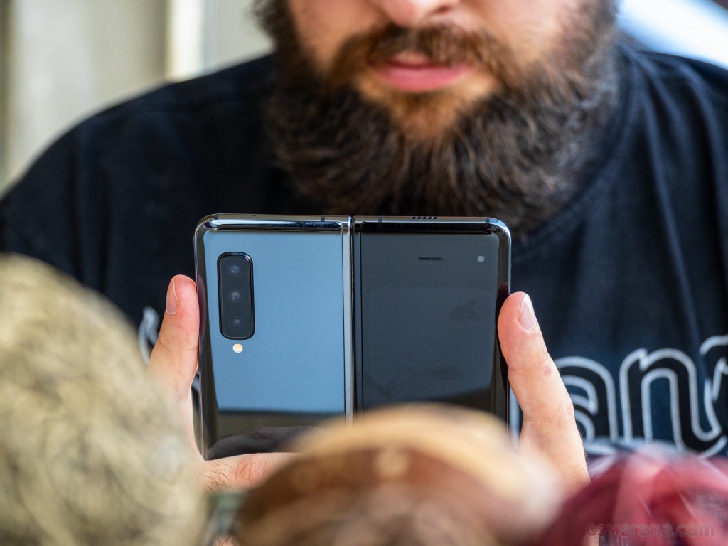 Samsung Galaxy Fold hands-on photo 14