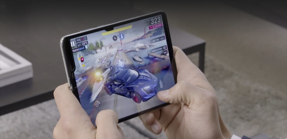 Samsung Galaxy Fold view 80