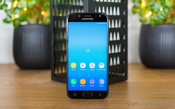 Samsung Galaxy J5 (2017) hands-on photo 1