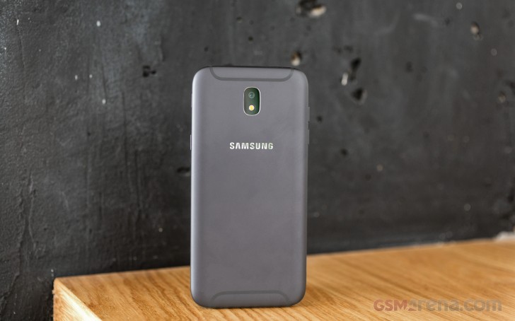 Samsung Galaxy J5 (2017) hands-on photo 2