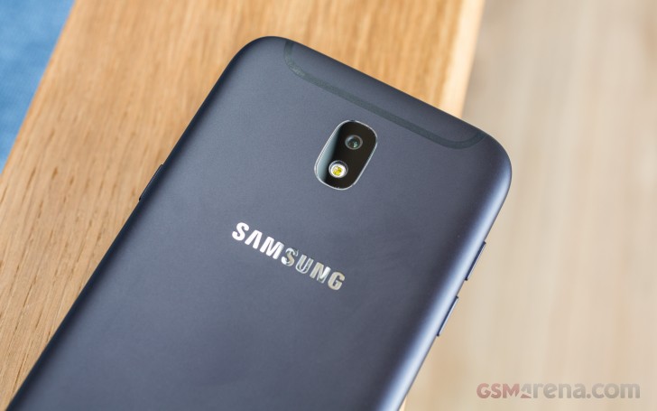 Samsung Galaxy J5 (2017) hands-on photo 4