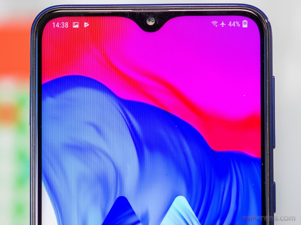 Samsung Galaxy M10 hands-on photo 3