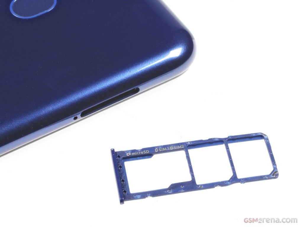 Samsung Galaxy M10 hands-on photo 11
