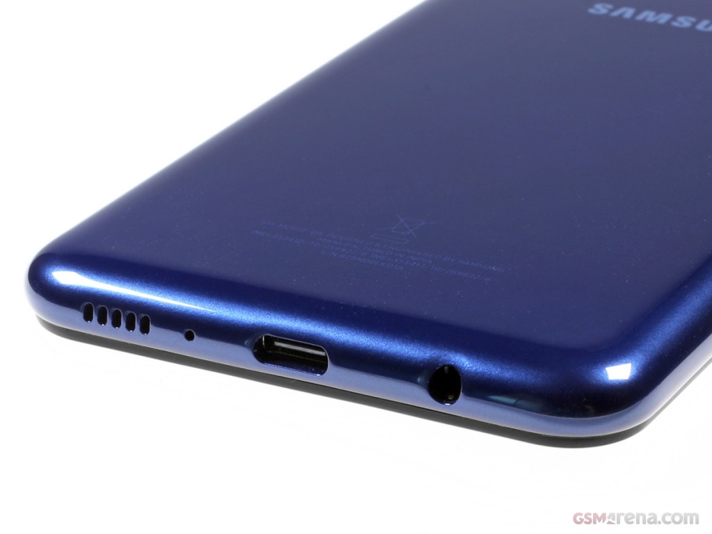 Samsung Galaxy M20 hands-on photo 11