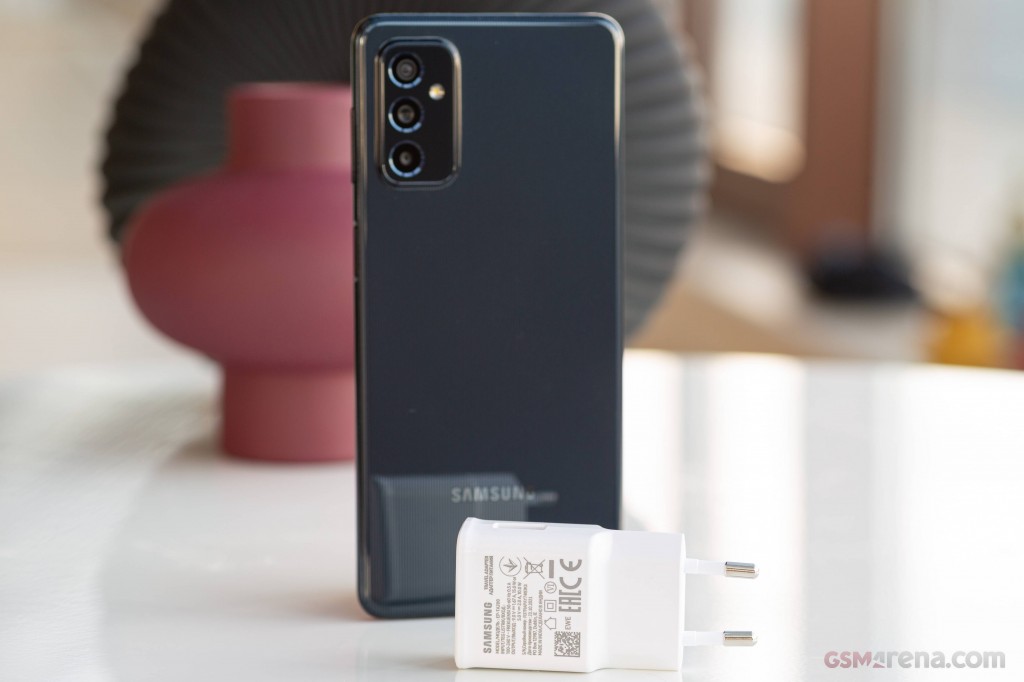 Samsung Galaxy M52 5G hands-on photo 2
