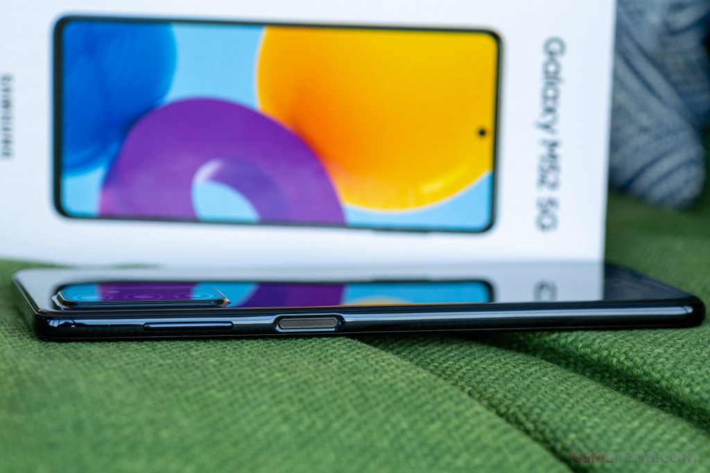 Samsung Galaxy M52 5G hands-on photo 7