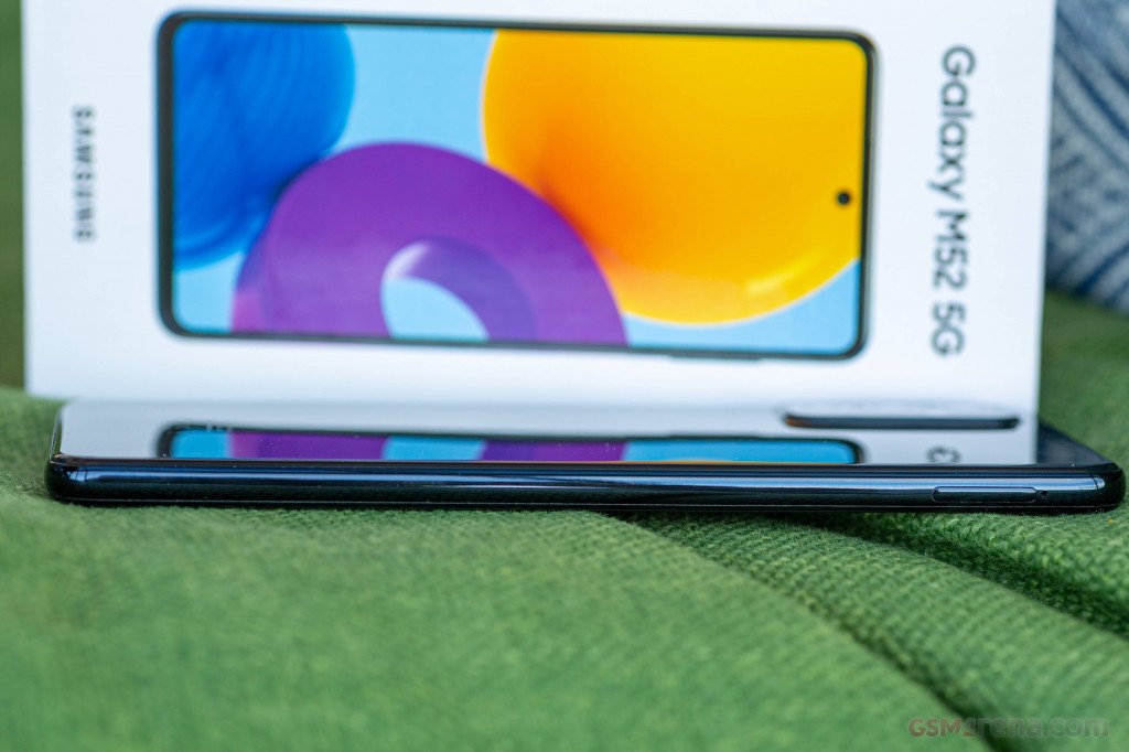 Samsung Galaxy M52 5G hands-on photo 8