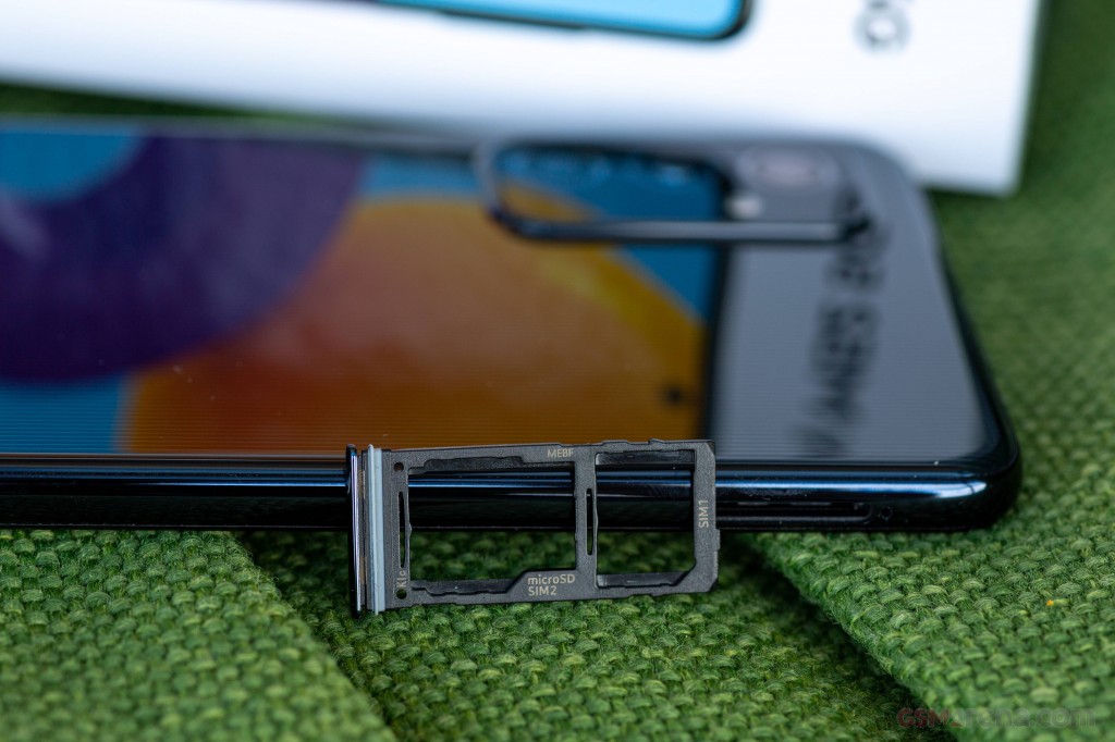 Samsung Galaxy M52 5G hands-on photo 9