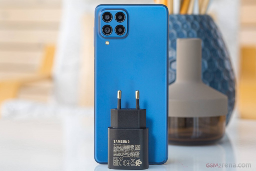 Samsung Galaxy M53 hands-on photo 2
