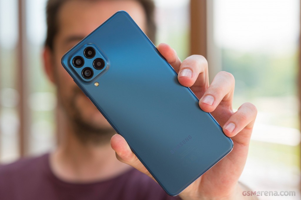 Samsung Galaxy M53 hands-on photo 13