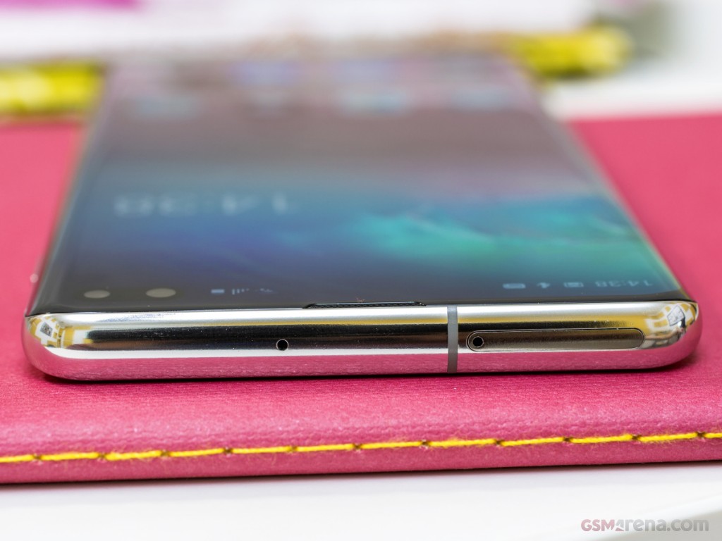 Samsung Galaxy S10+ hands-on photo 9