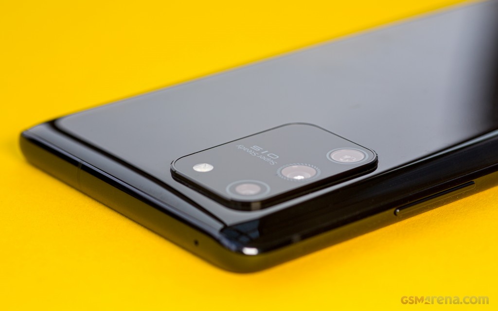 Samsung Galaxy S10 Lite hands-on photo 7