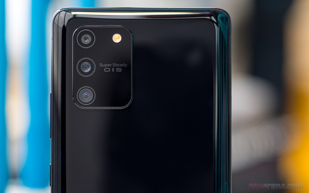 Samsung Galaxy S10 Lite hands-on photo 11