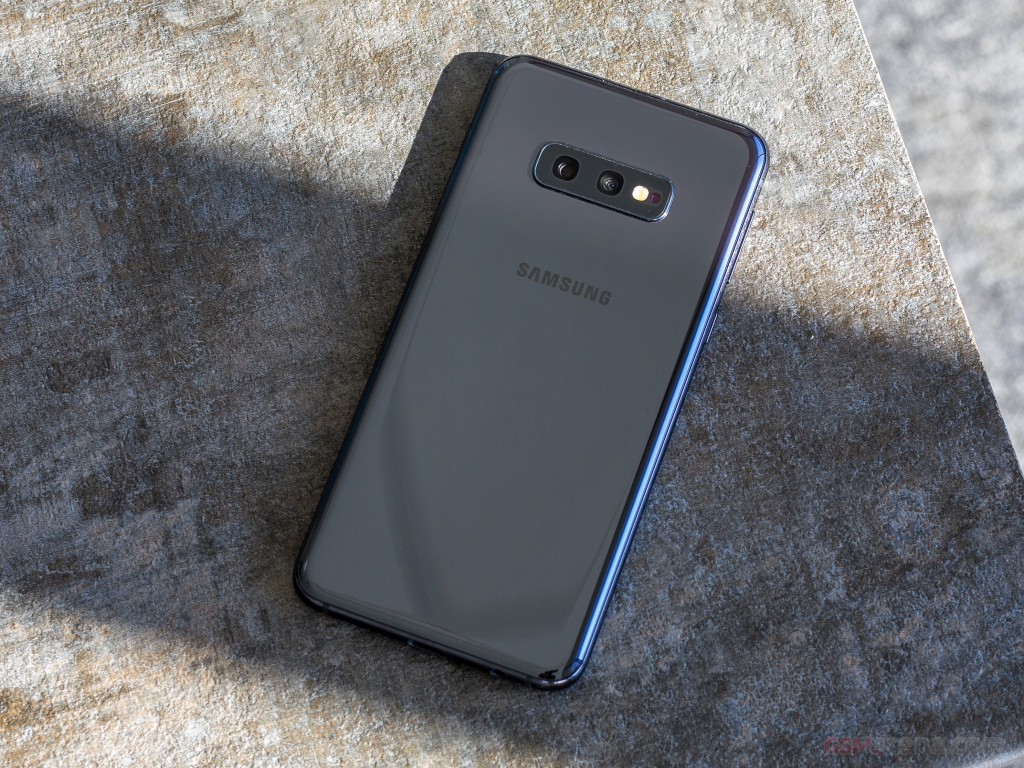 Samsung Galaxy S10e hands-on photo 3