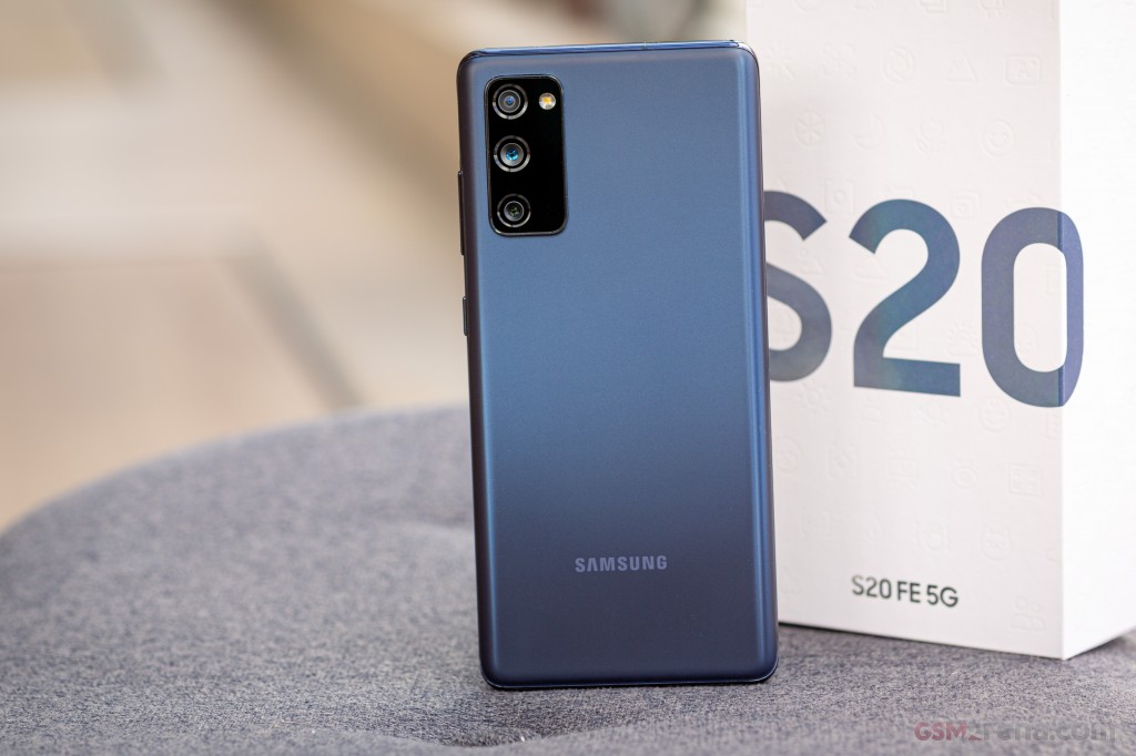 Samsung Galaxy S20 FE 5G hands-on photo 2