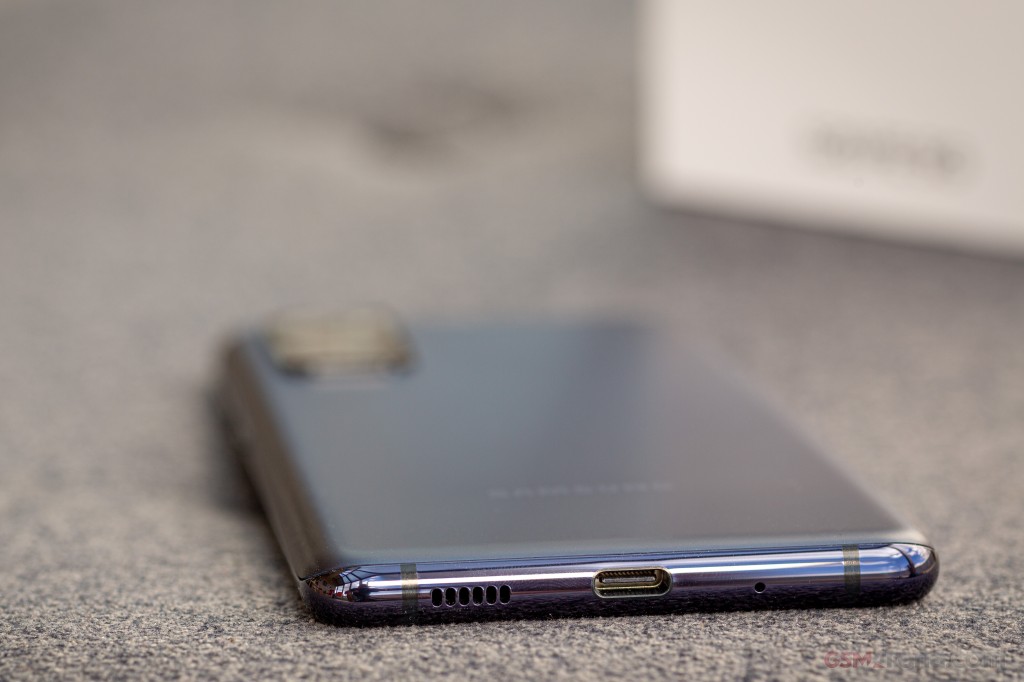 Samsung Galaxy S20 FE 5G hands-on photo 7